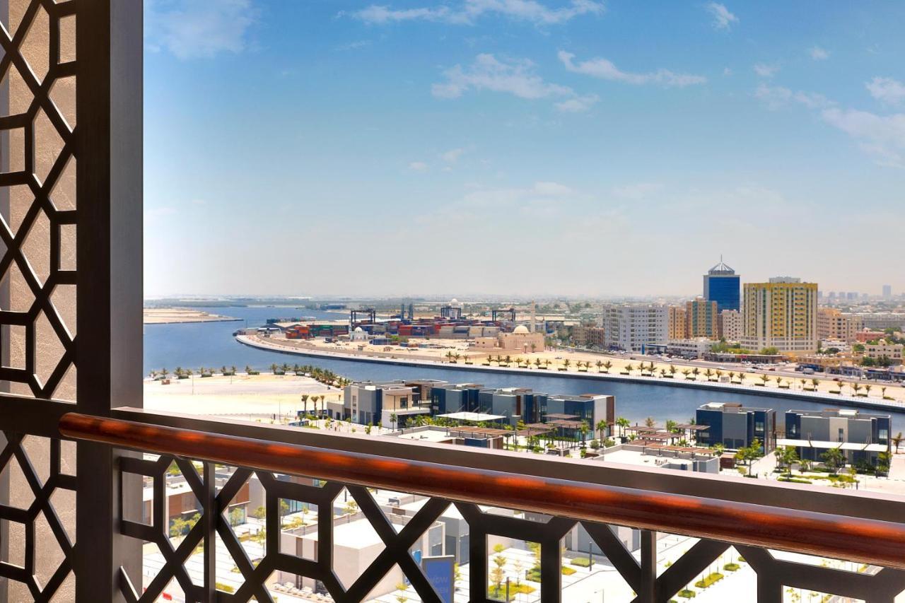 Ajman Saray, A Luxury Collection Resort, Аджман Екстер'єр фото View of the port of Suez