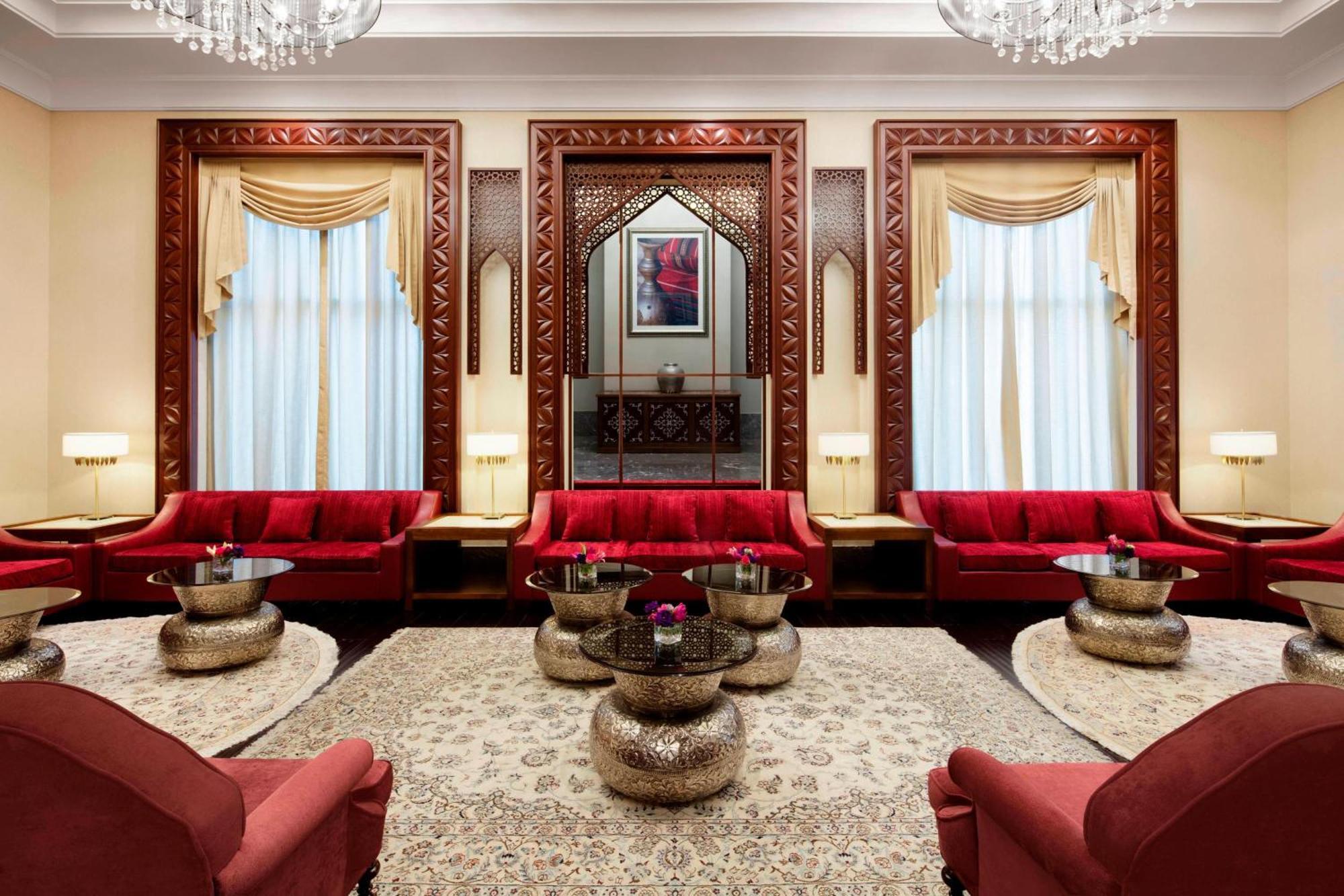 Ajman Saray, A Luxury Collection Resort, Аджман Екстер'єр фото The lounge at the Taj Mahal Palace